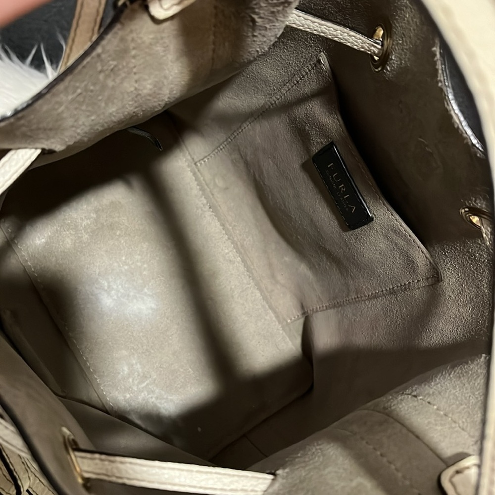 Furla Costanza Drawstring 2-Way Bucket Bag - Picture 9 of 17